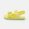 Ugg Zuma Sling Stuffie Unisex - Sandalen - Pineapple
