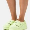 Ugg Sport Yeah- Instappers - Melon Green