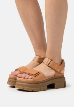 Ugg Ashton Ankle - Sandalen Met Plateauzool - Toast