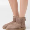 Ugg Classic Mini - Korte Laarzen - Caribou